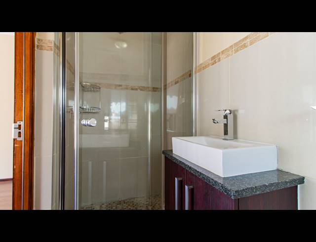 3 BEDROOM CLUSTER FOR SALE IN BEDFORDVIEW